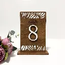 Numéros de table en bois de mariage avec motif1.webp