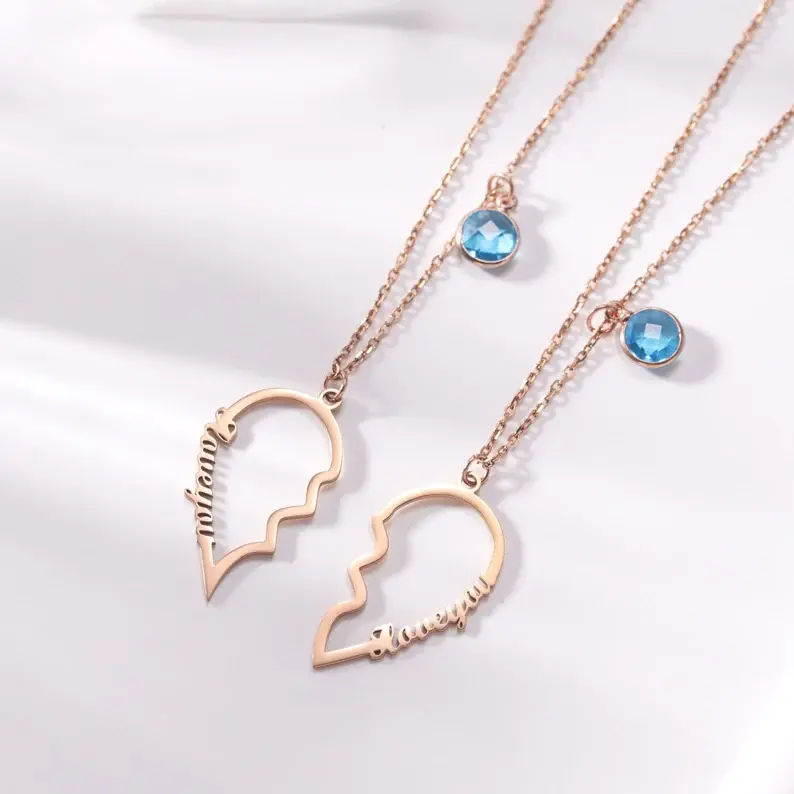Collier pour couples amis en bois2.webp