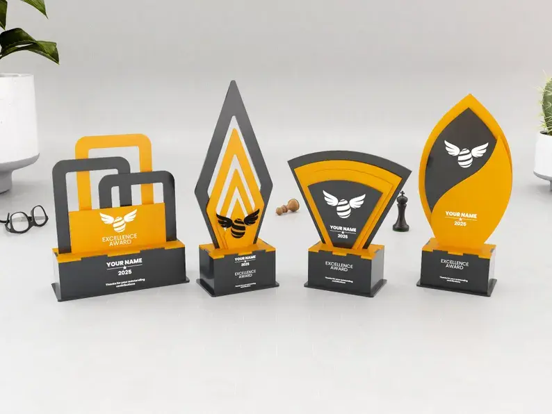 Trophée Special formes Award couleurs en bois4.webp