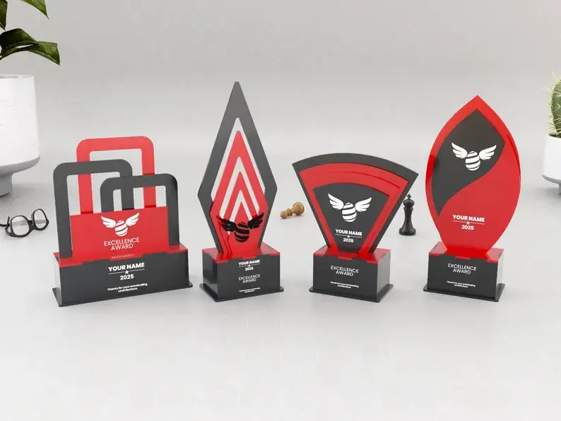 Trophée Special formes Award couleurs en bois1.webp