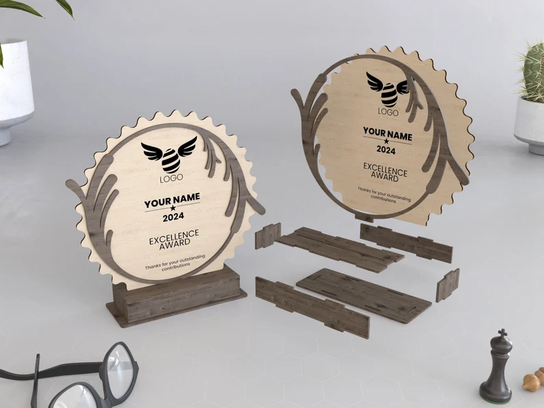 Trophée circulaire en bois (1).webp