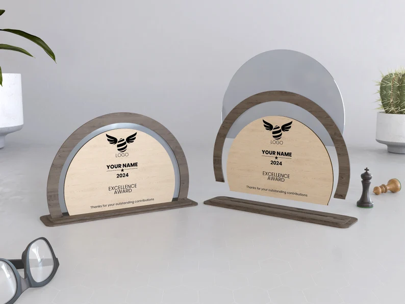 Trophée circulaire en bois (3).webp