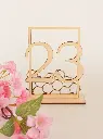 Numéros de table en bois pour mariage2.webp