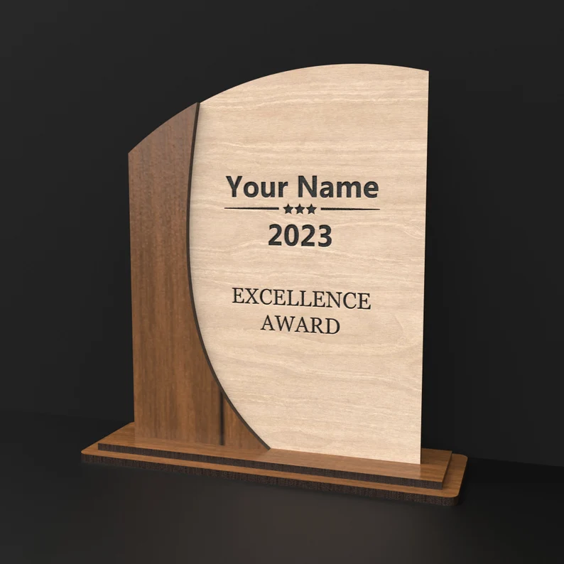 trophée en bois de distinction motifs geométriques